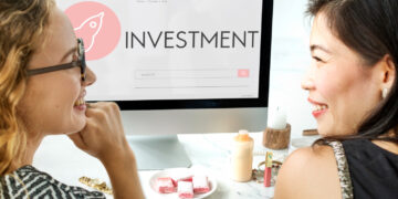 Index Funds vs. Active Funds: Which Is the Best Choice?